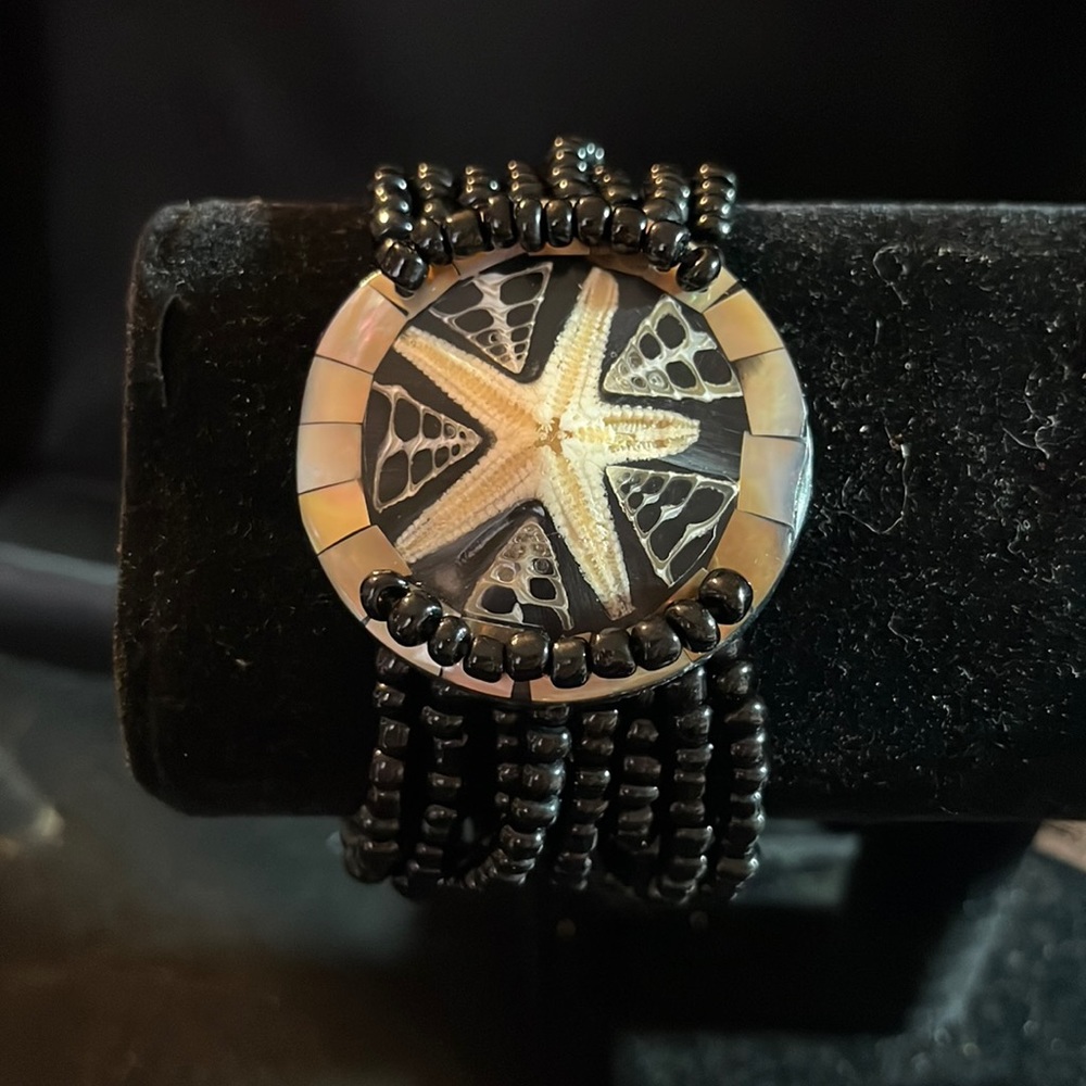 Starfish and shell bracelet - B1